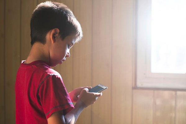 uso de dispositivos móviles en niños